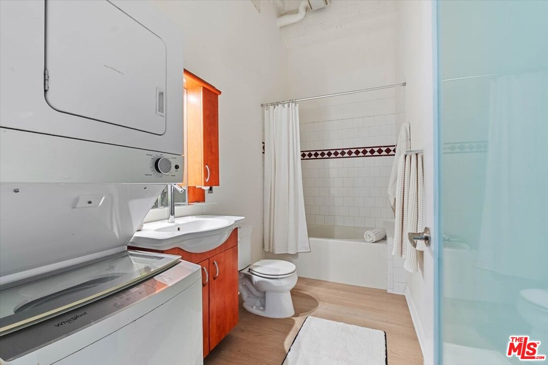 312 W 5th St Unit: 222