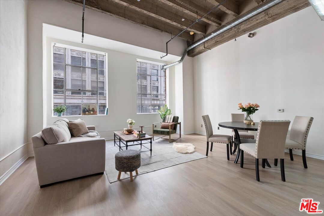 312 W 5th St Unit: 222