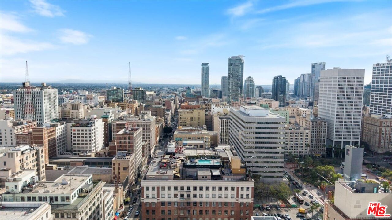 312 W 5th St Unit: 222