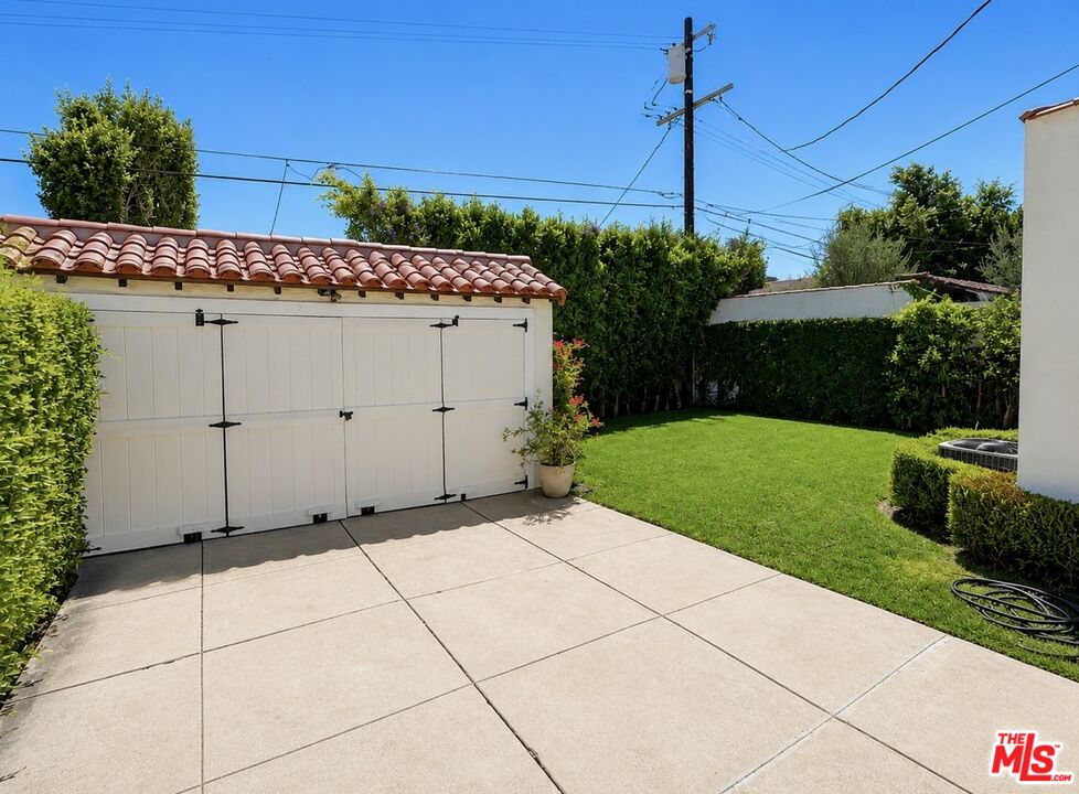 352 N Orlando Ave