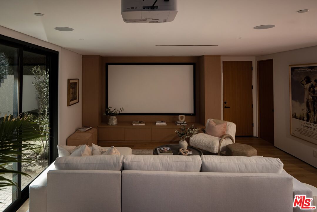 8636 Edwin Dr