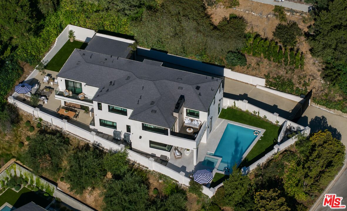8636 Edwin Dr