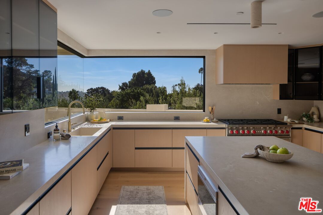 8636 Edwin Dr