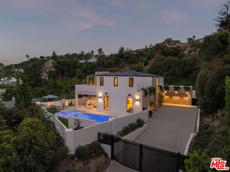 8636 Edwin Dr