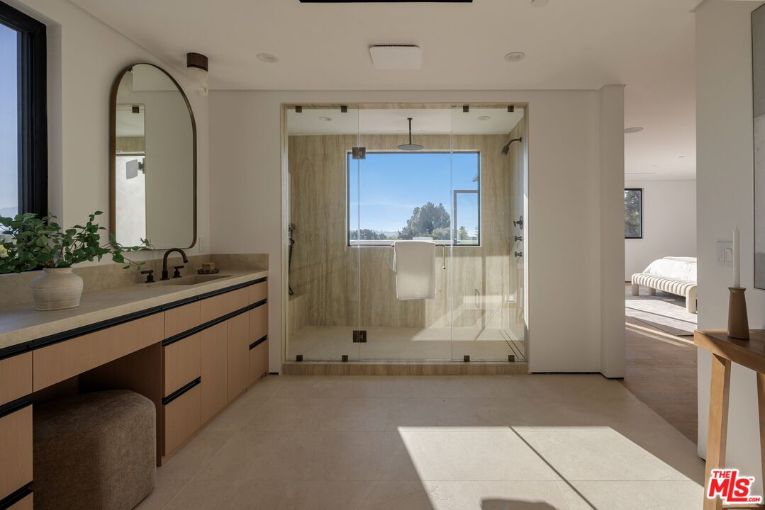 8636 Edwin Dr