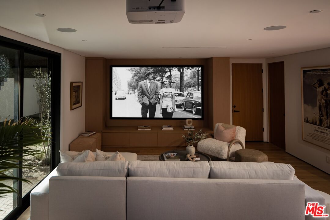 8636 Edwin Dr