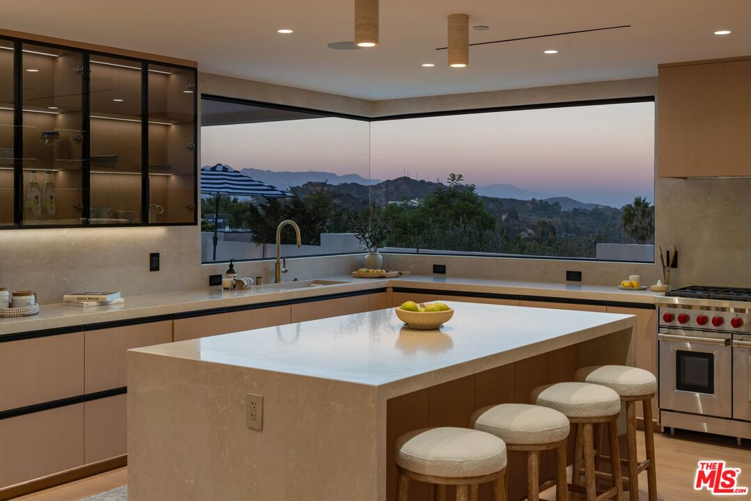 8636 Edwin Dr