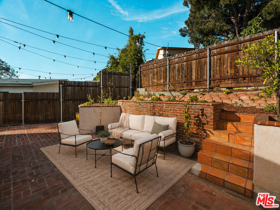 1231 Montecito Dr