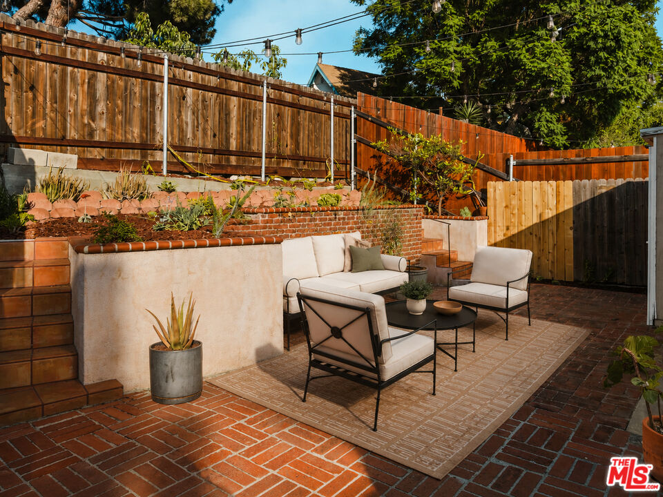 1231 Montecito Dr