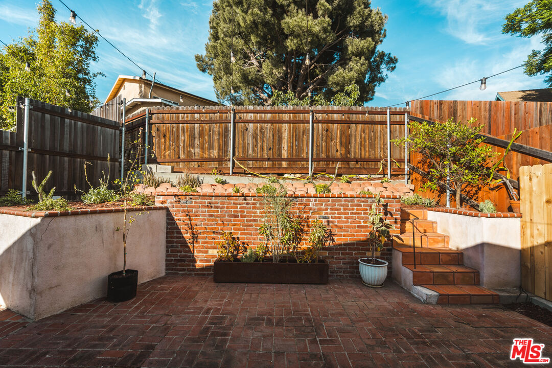 1231 Montecito Dr