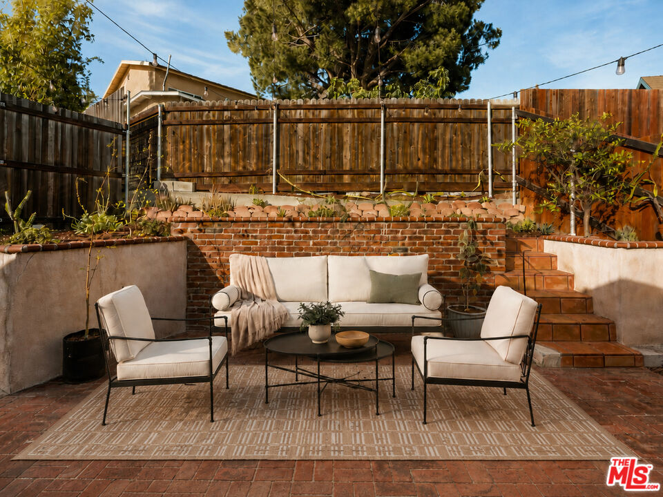 1231 Montecito Dr
