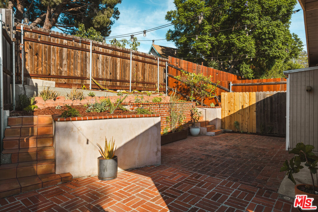 1231 Montecito Dr