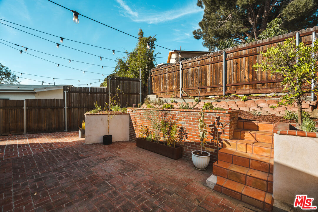 1231 Montecito Dr