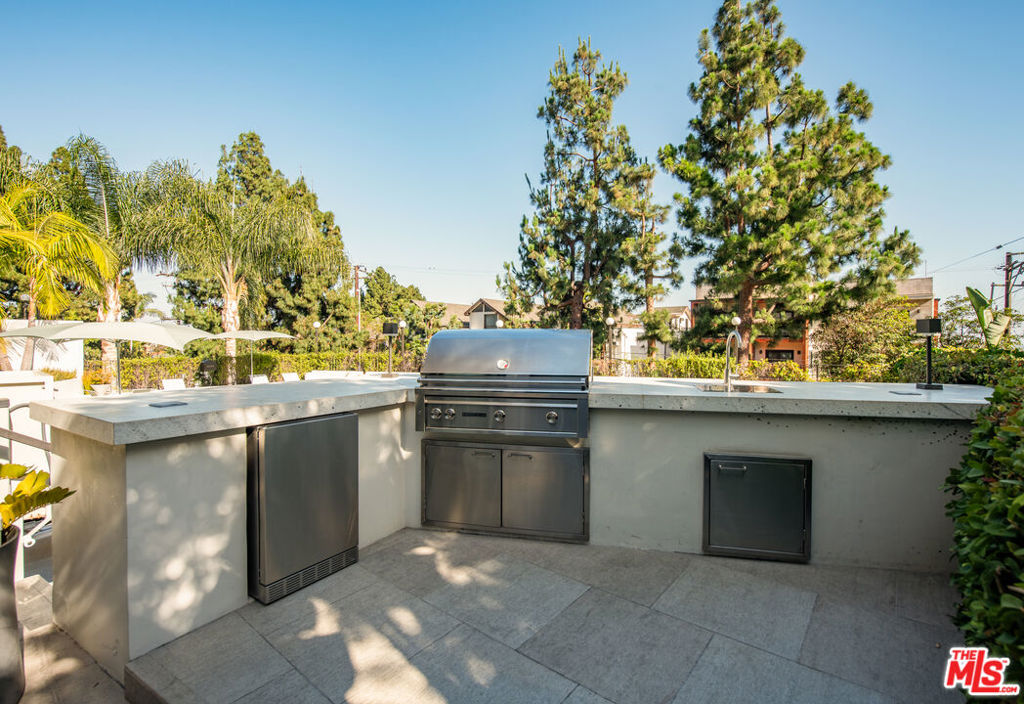 8787 Shoreham Drive 604