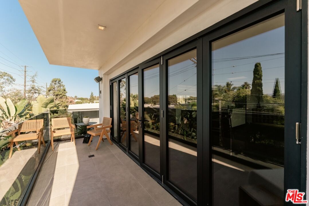 1208 Palms Blvd