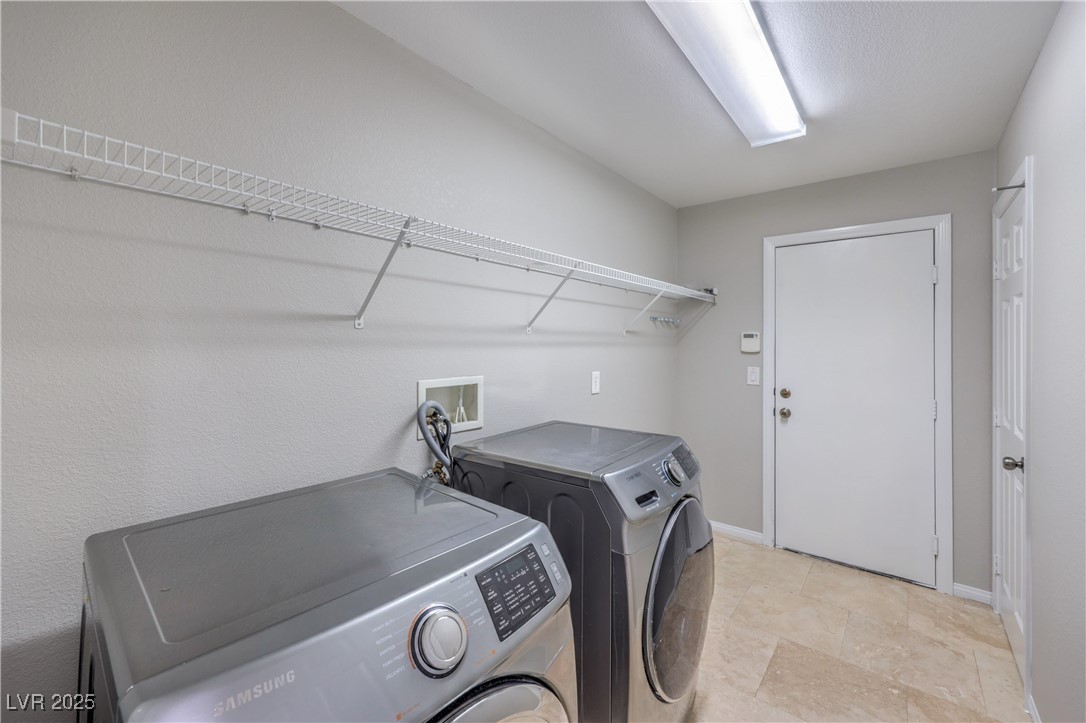 7095 Mountain Den Avenue