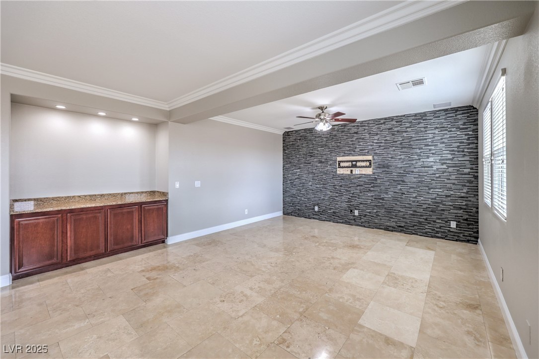 7095 Mountain Den Avenue