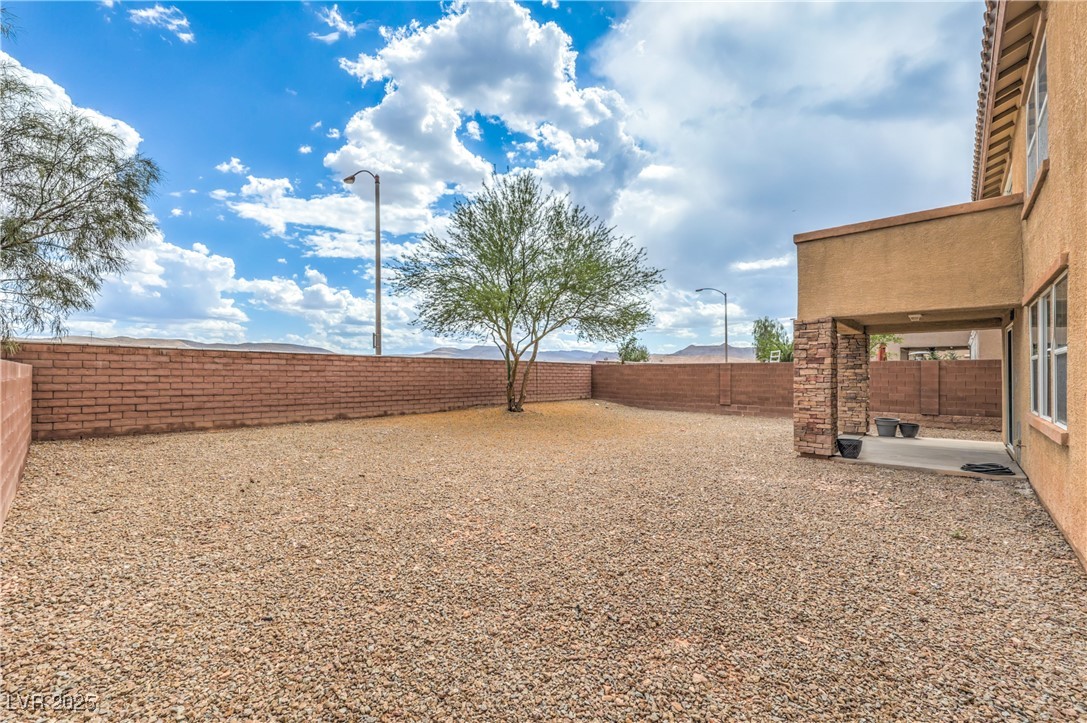 7095 Mountain Den Avenue