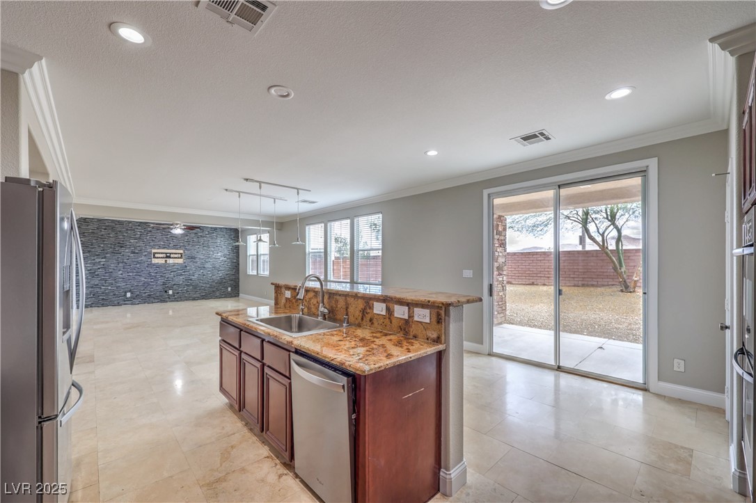 7095 Mountain Den Avenue