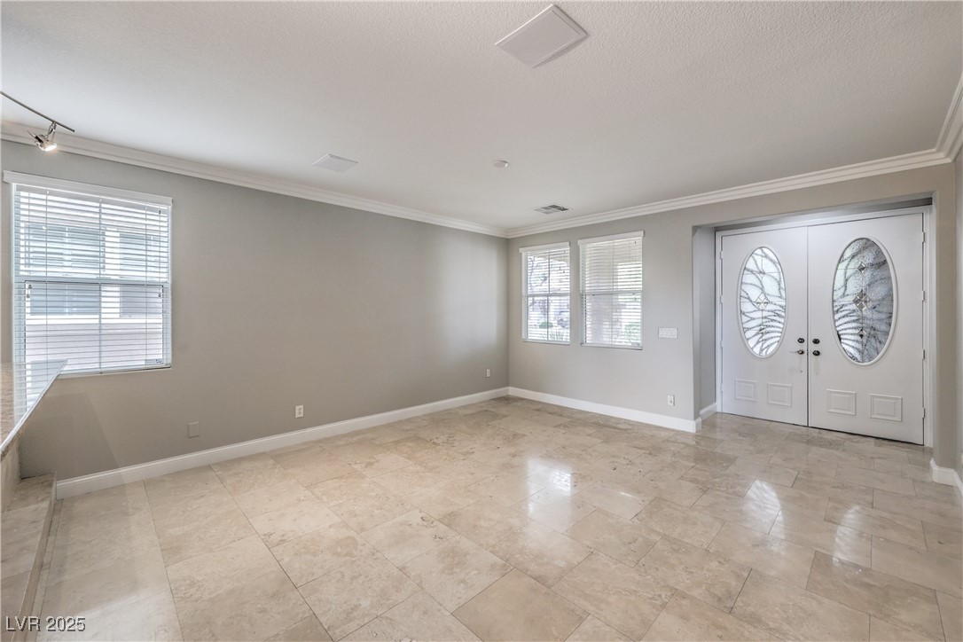 7095 Mountain Den Avenue