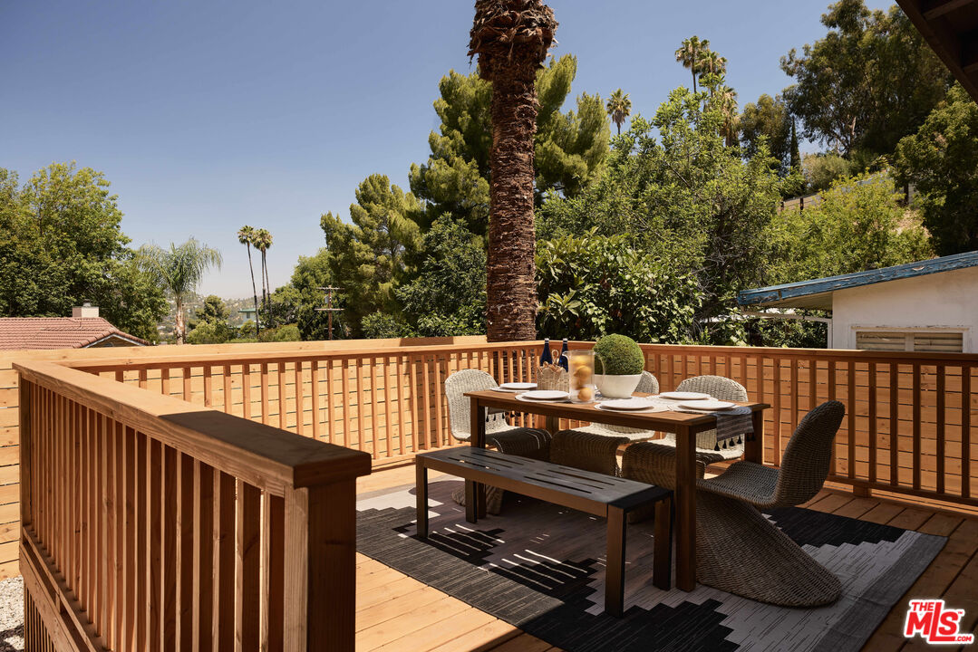 885 Montecito Dr