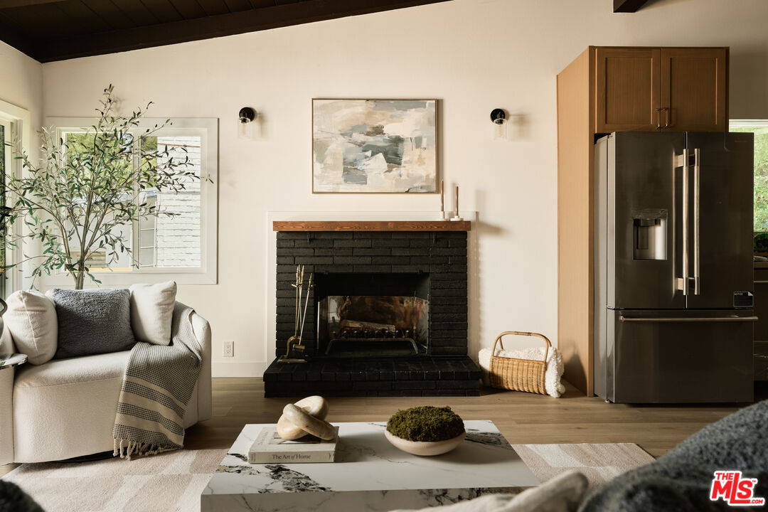 885 Montecito Dr