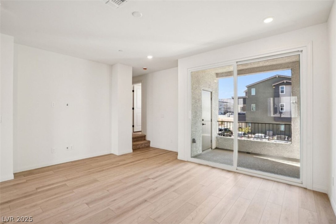 5872 Wisteria Walk