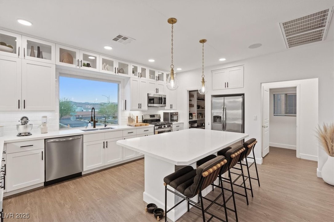 8055 Haywood Estate Avenue