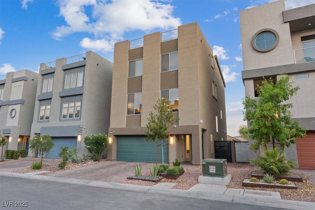 8055 Haywood Estate Avenue