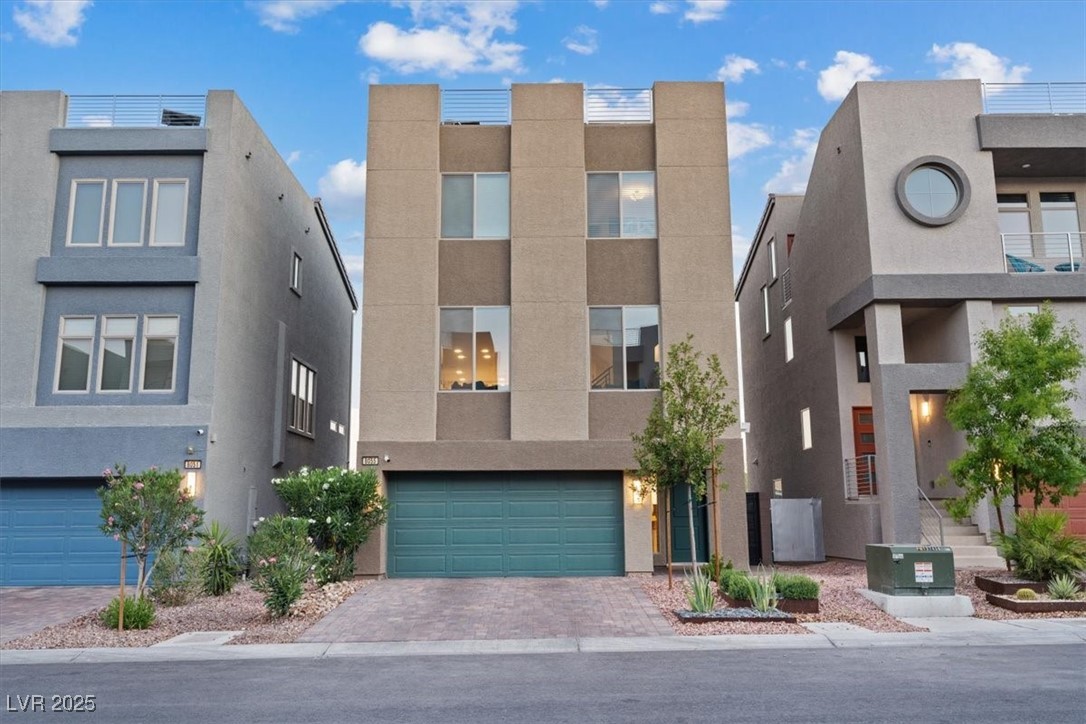 8055 Haywood Estate Avenue