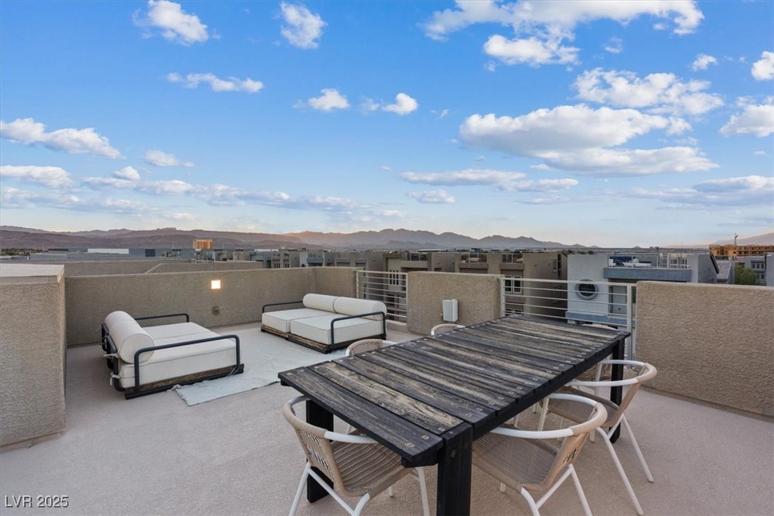 8055 Haywood Estate Avenue