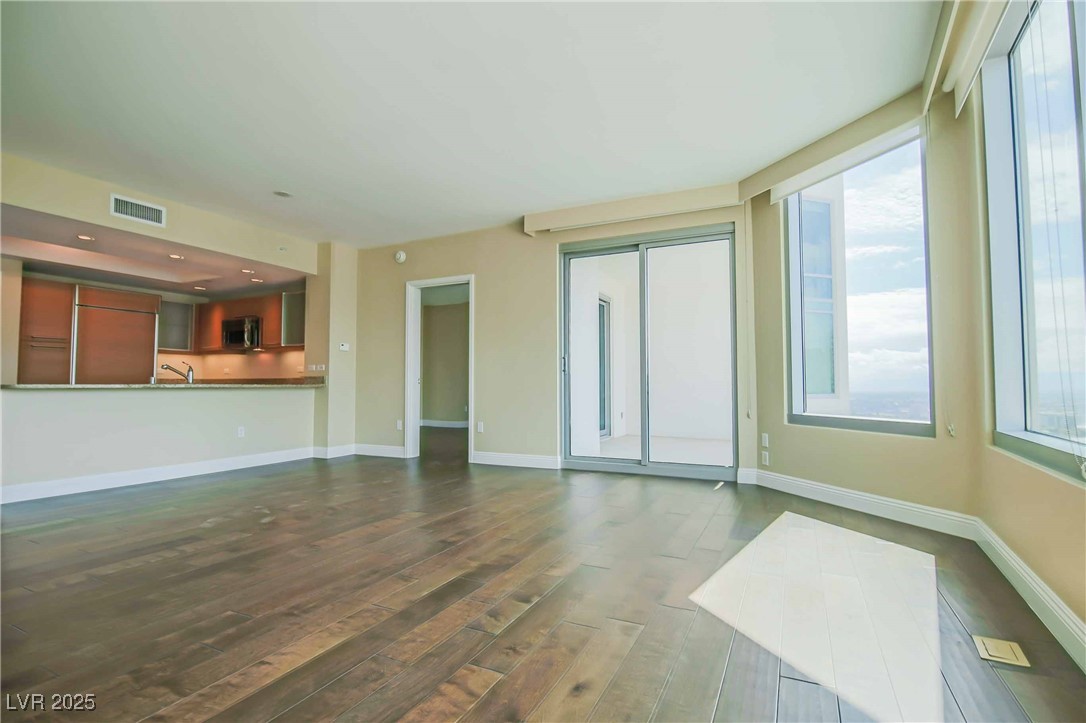 222 KAREN Avenue 3102