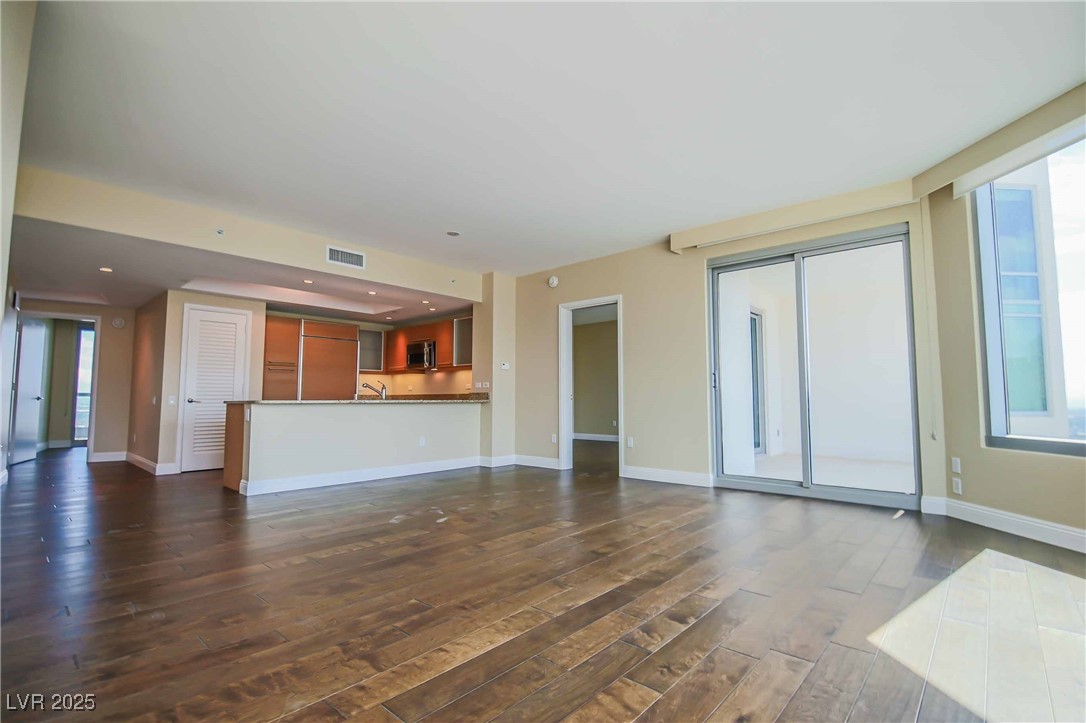 222 KAREN Avenue 3102