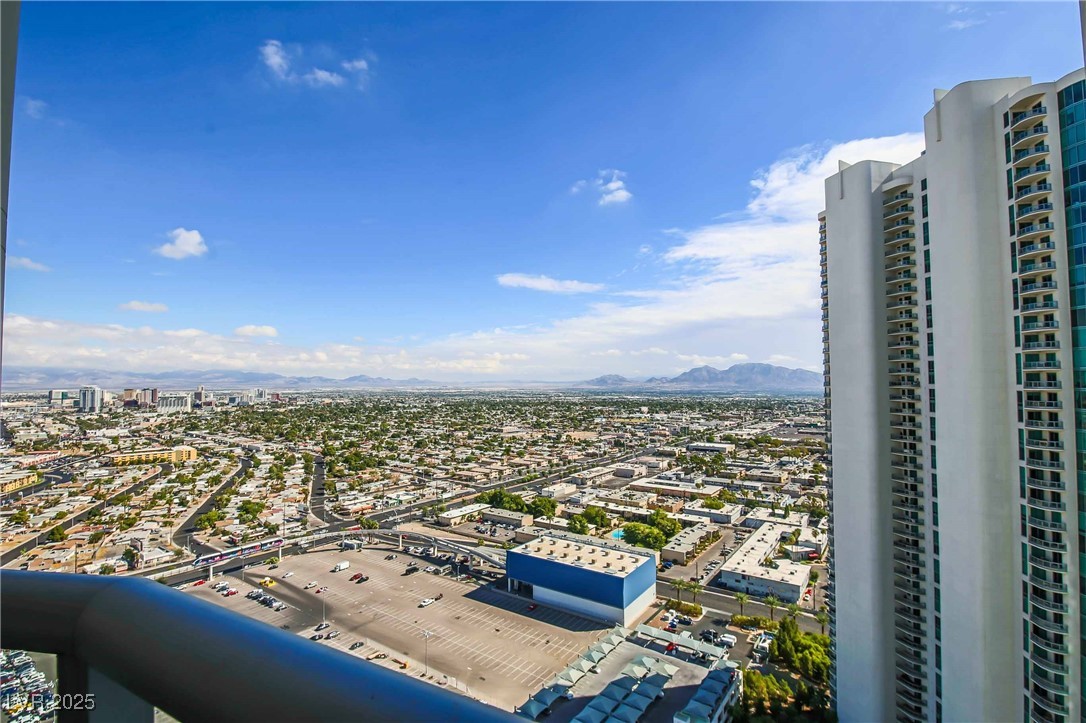 222 KAREN Avenue 3102