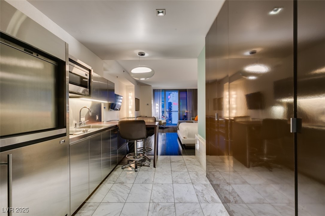4381 Flamingo Road 2010