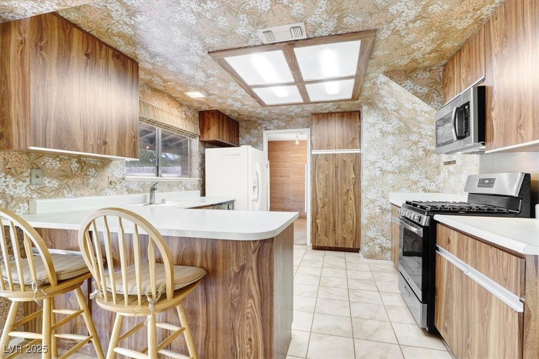6817 Neepawa Circle
