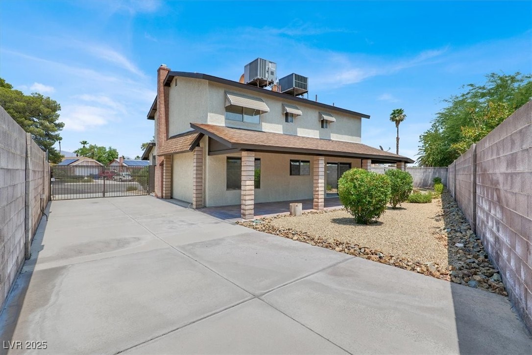 6817 Neepawa Circle