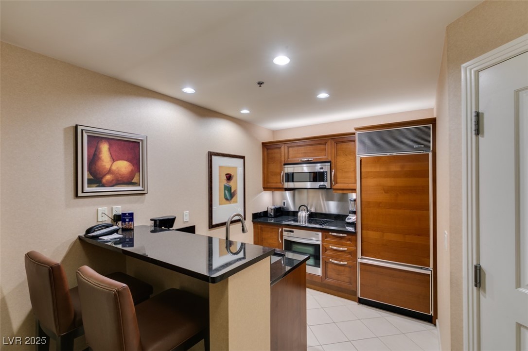135 East HARMON Avenue 2821