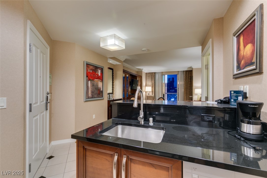 135 East HARMON Avenue 2821