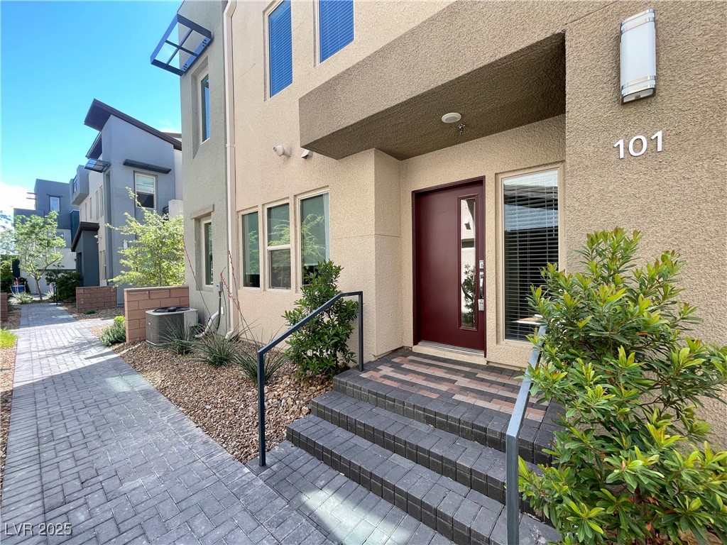 11311 Glowing Avenue 101