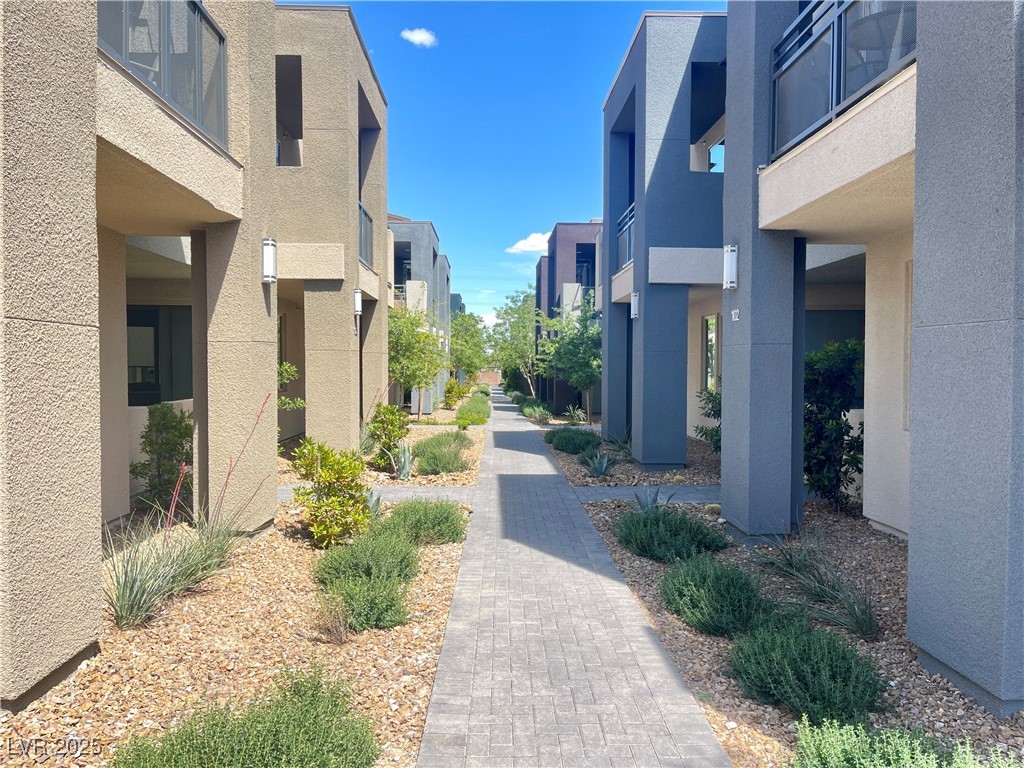 11311 Glowing Avenue 101