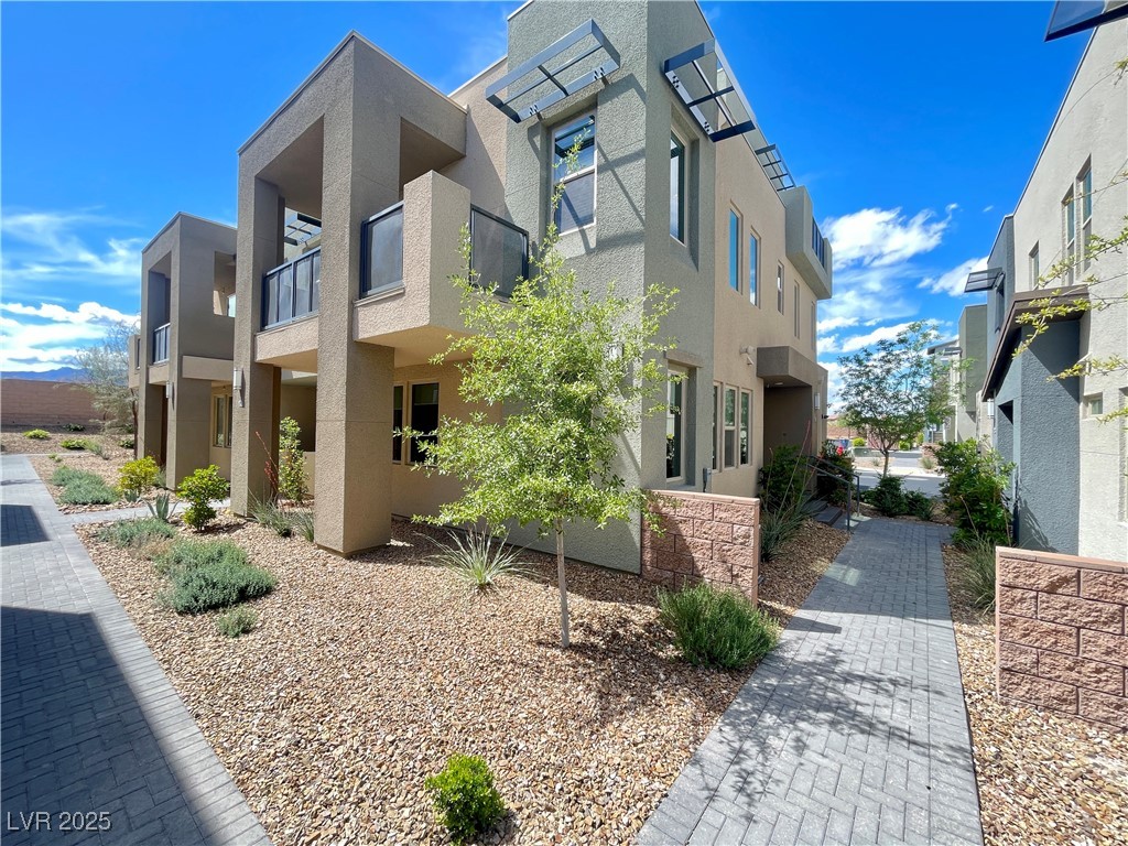 11311 Glowing Avenue 101