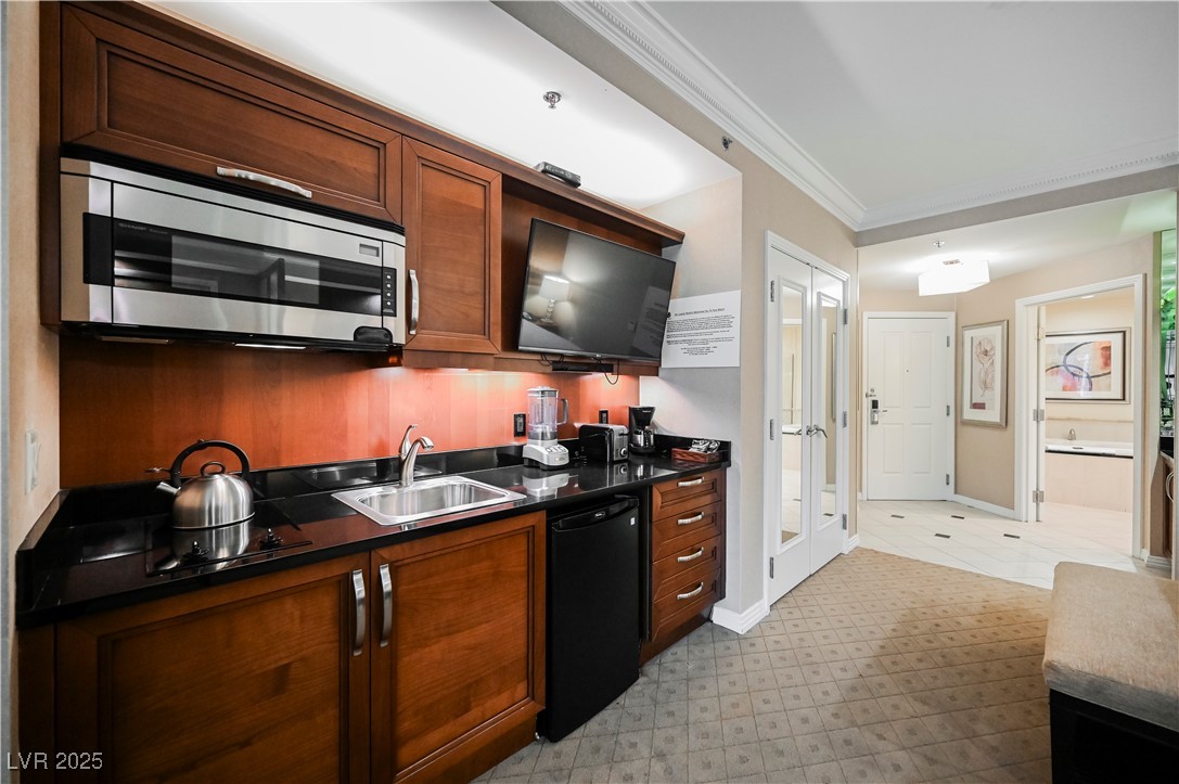 135 East Harmon Avenue 407