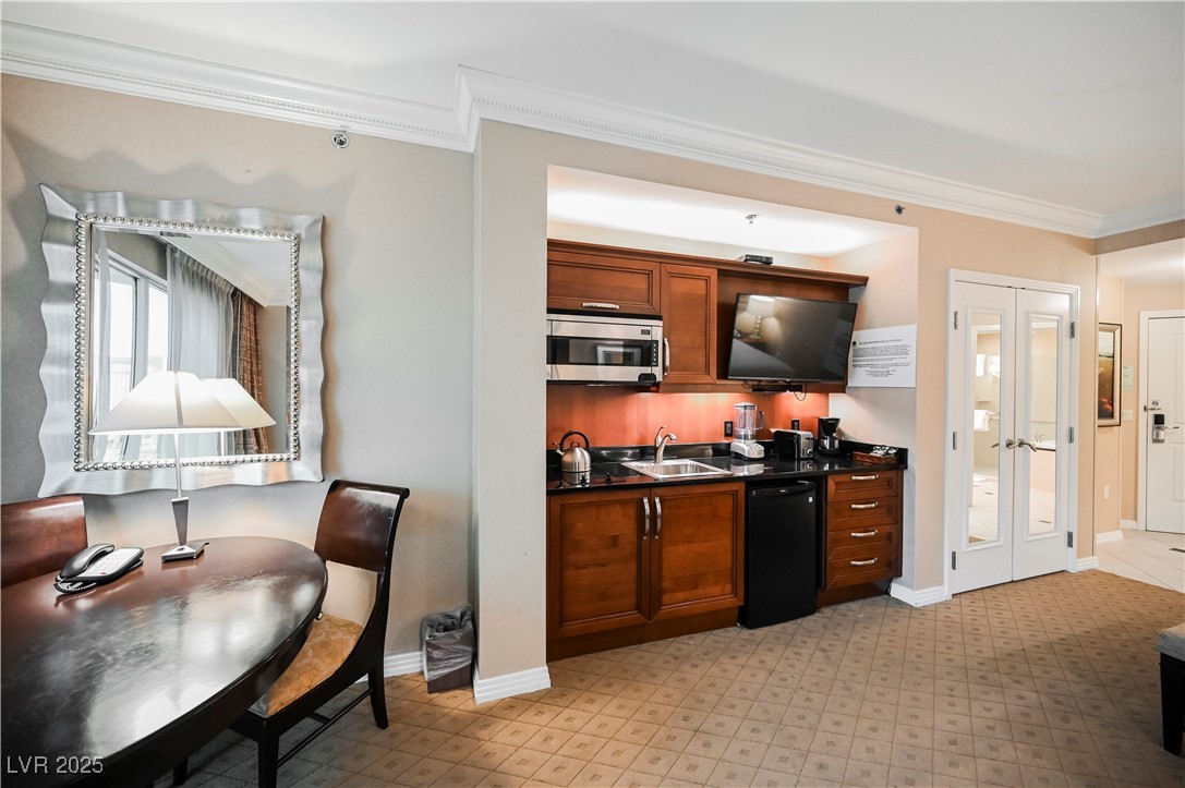 135 East Harmon Avenue 407