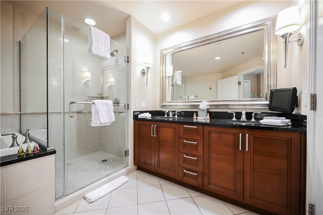 135 East Harmon Avenue 407