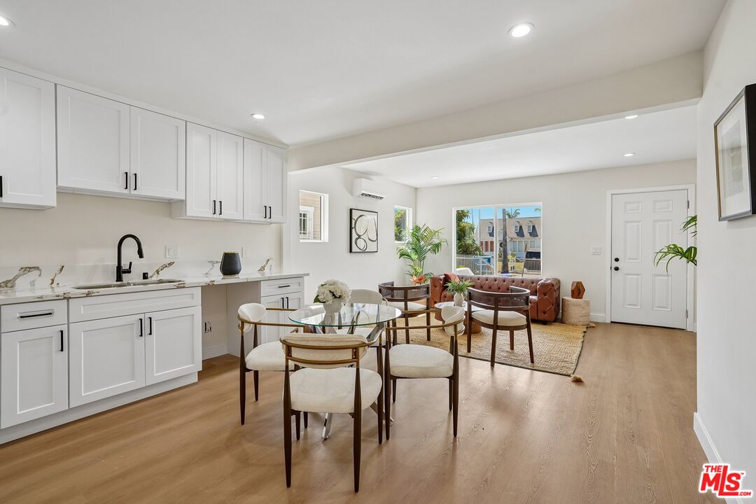 5214 Cimarron St