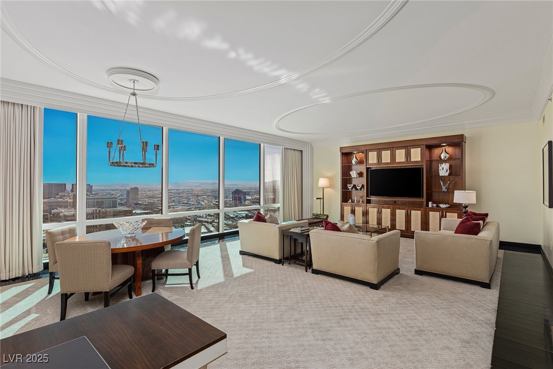 2000 FASHION SHOW Drive 6109