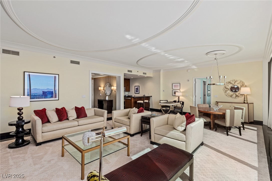 2000 FASHION SHOW Drive 6109