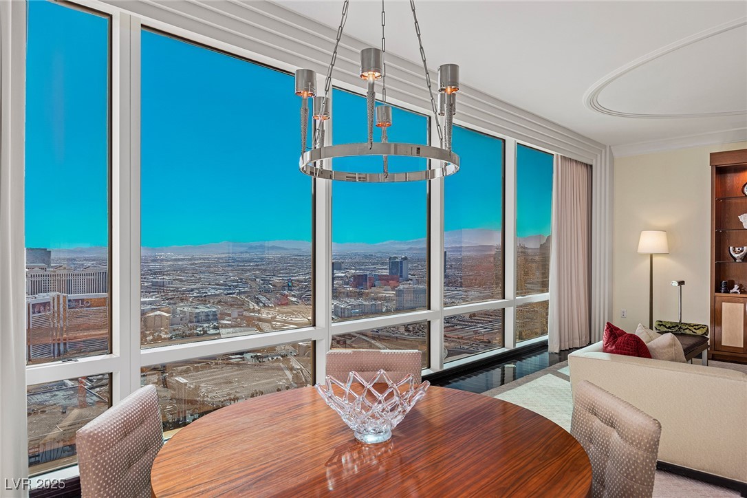 2000 FASHION SHOW Drive 6109