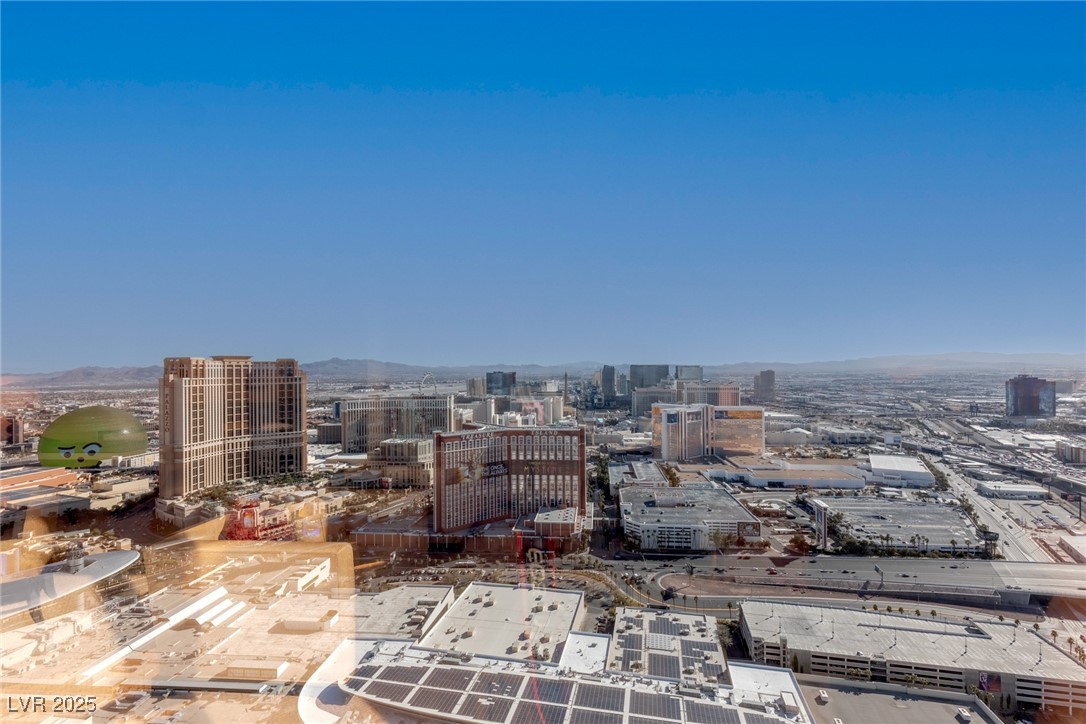 2000 FASHION SHOW Drive 6109